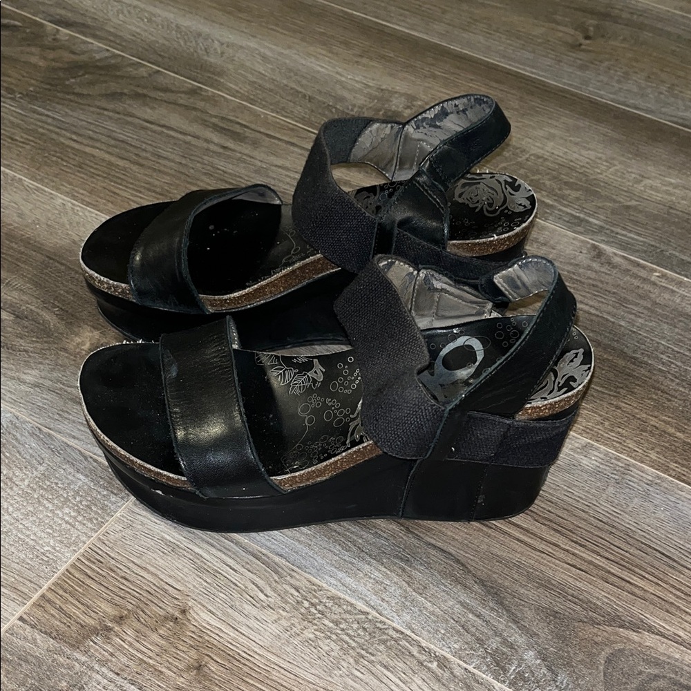 OTBT Black Wedge Shoes with Sleek Design